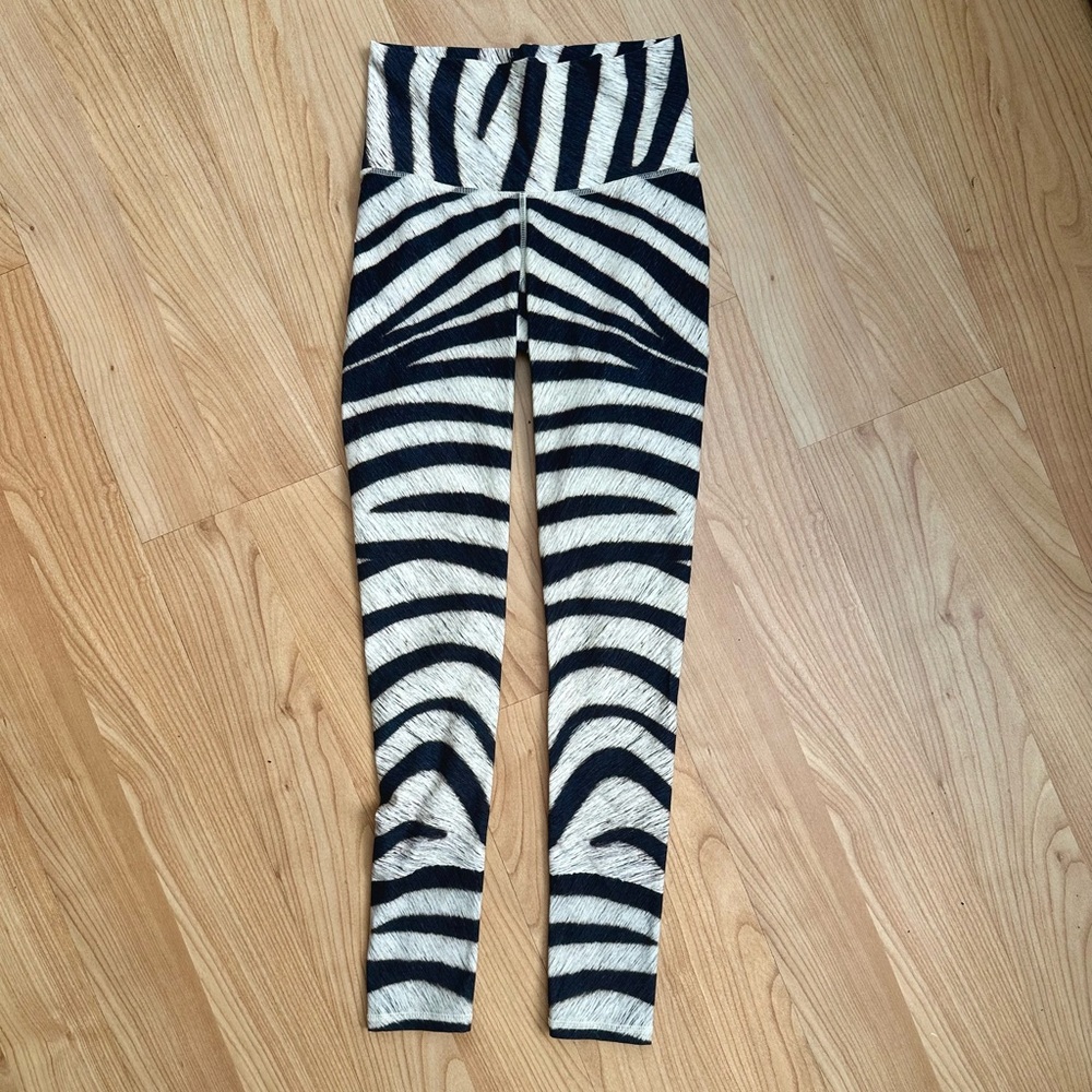 Niyama Sol Madagascar Barefoot Leggings size Small
